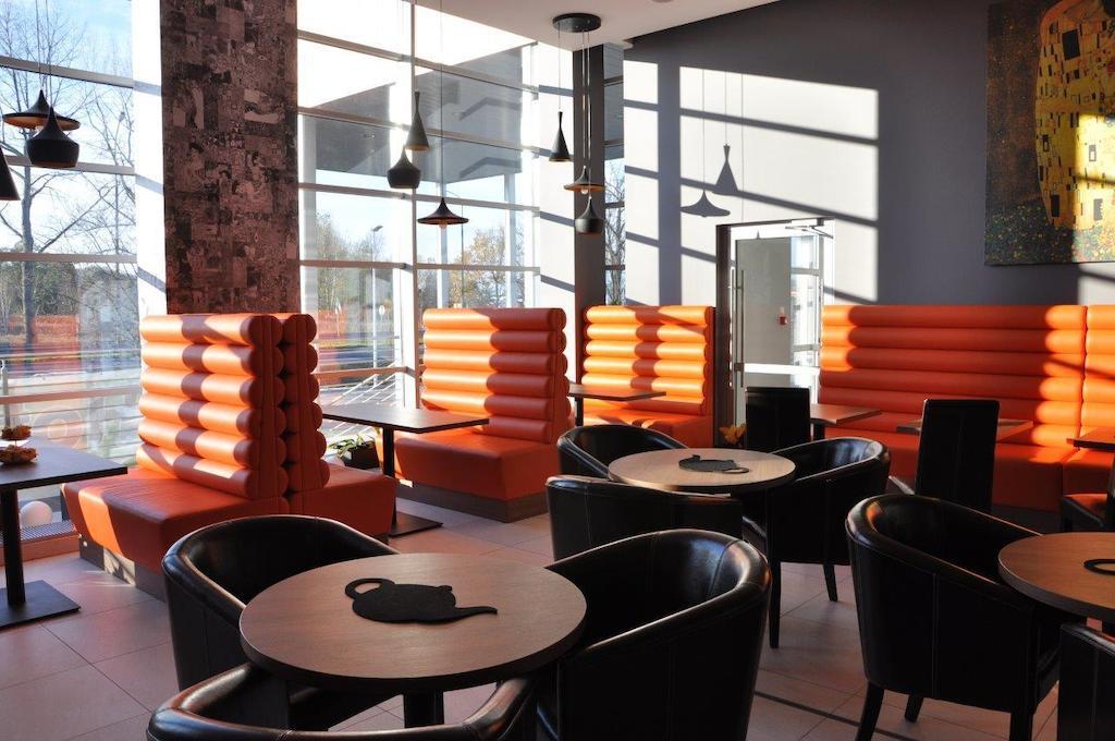 Hotel Europa Lubiń エクステリア 写真