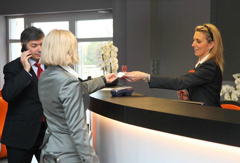Hotel Europa Lubiń エクステリア 写真
